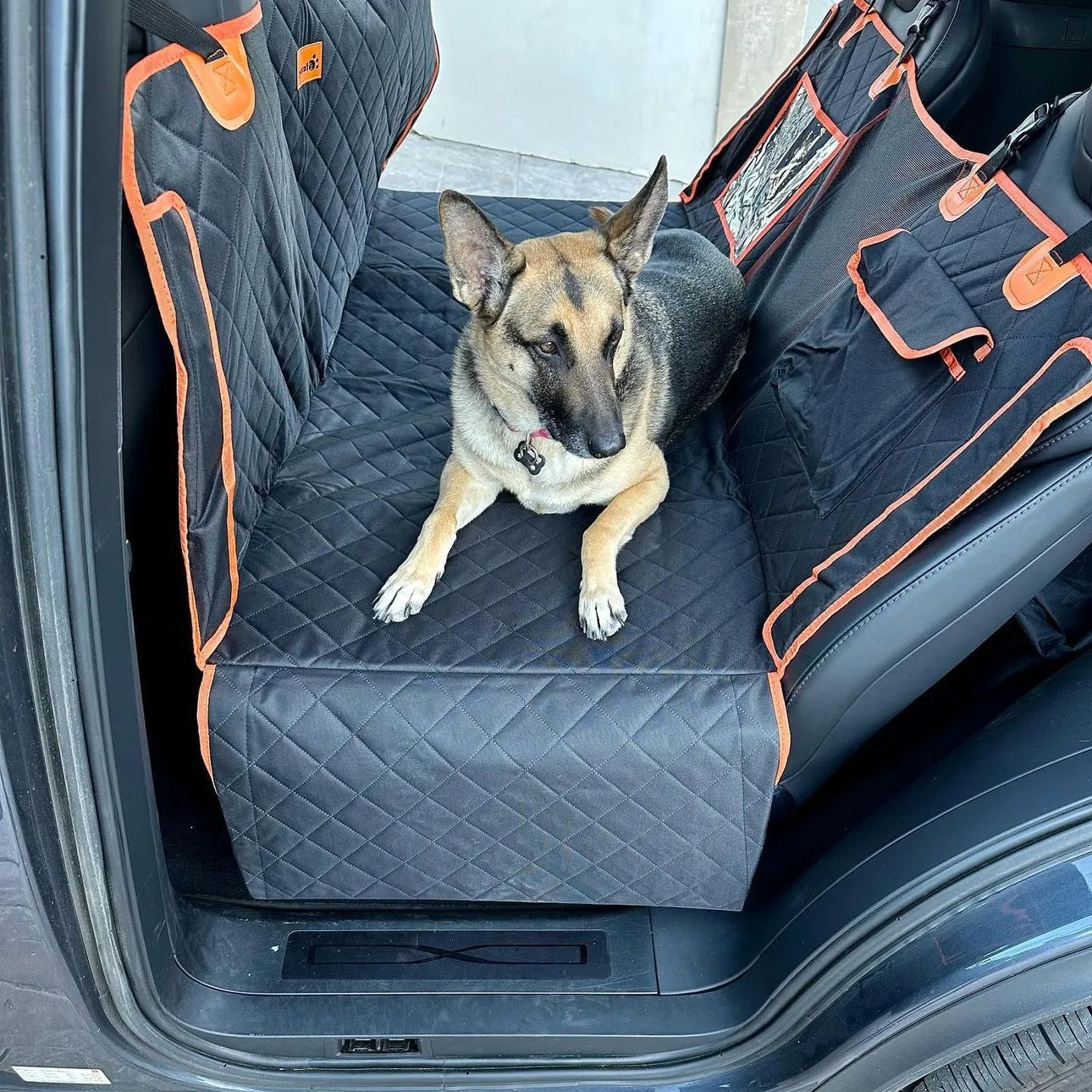 Baksäteskojan 2.0 - Hårdbotten Baksätesförlängare + (Gratis hundbälte)